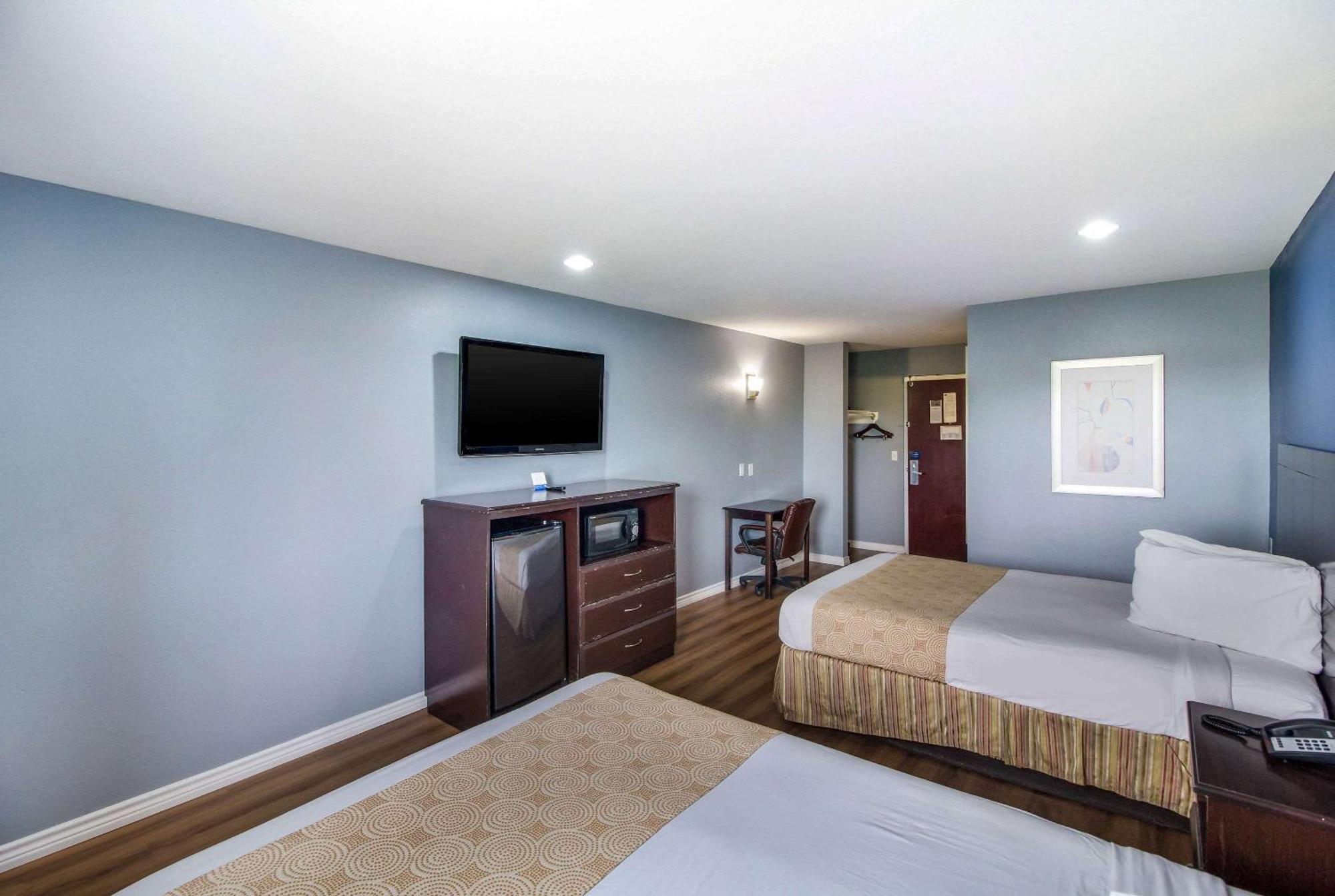 Rodeway Inn & Suites Port Arthur - Groves Exterior photo